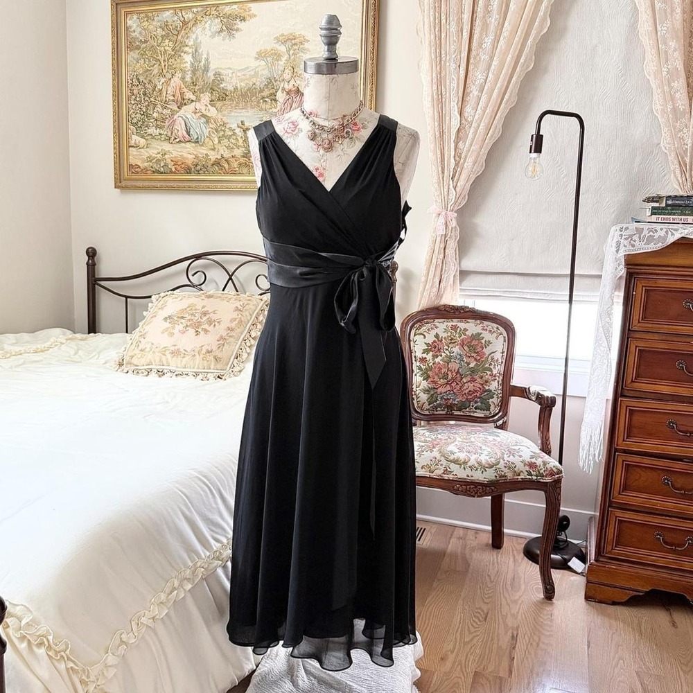 black‎ midi dress   Evan Picone size 4 black midi dress